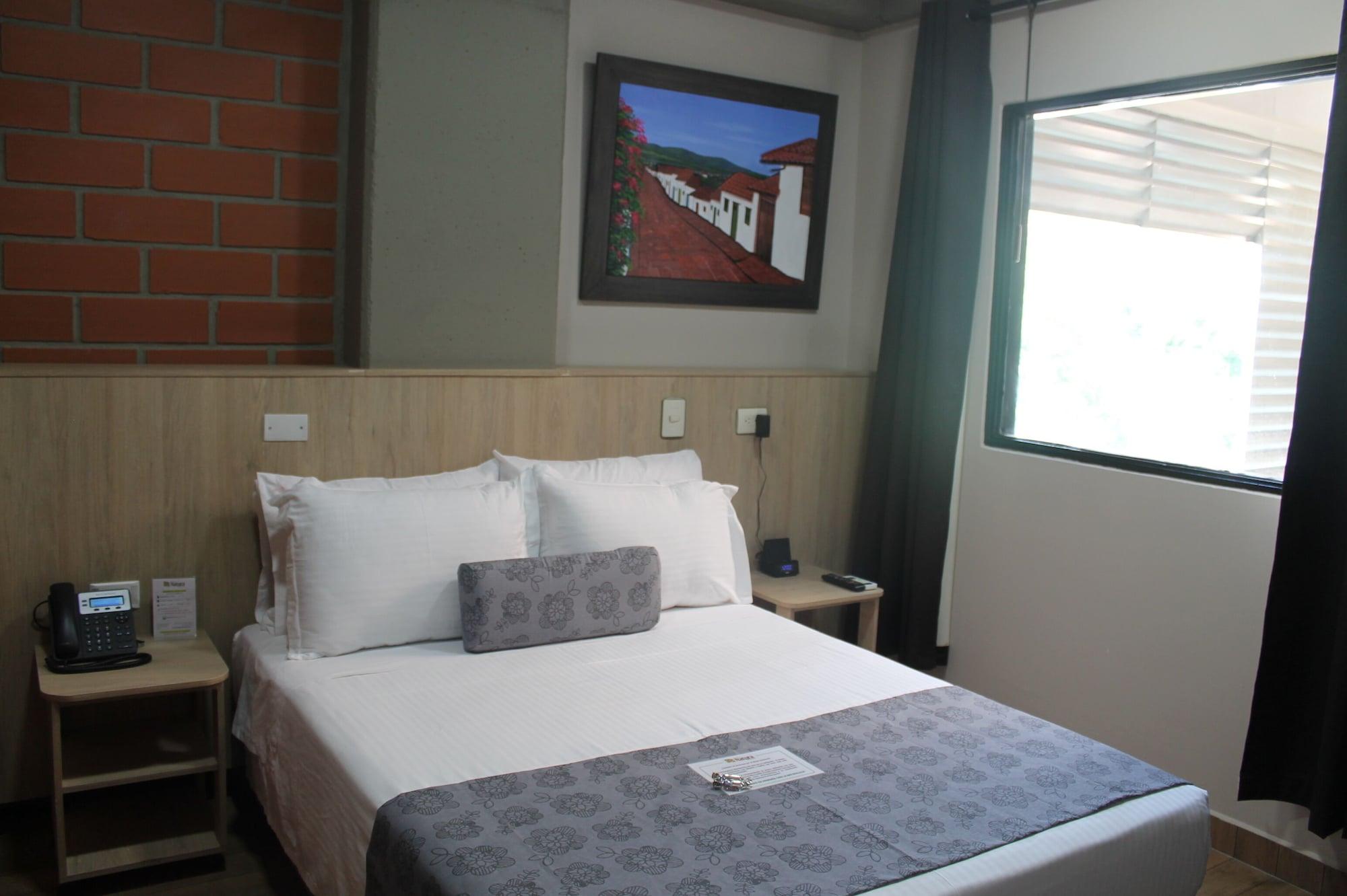 Hotel Provenza Garden Меделин Екстериор снимка