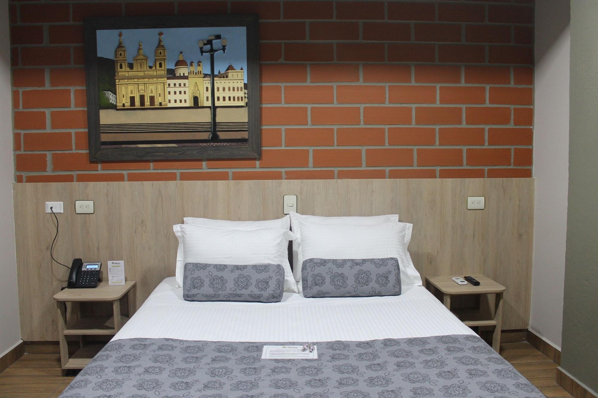 Hotel Provenza Garden Меделин Екстериор снимка