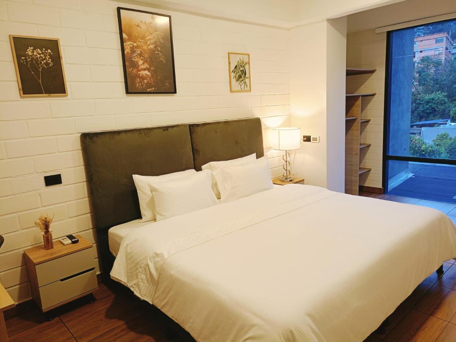 Hotel Provenza Garden Меделин Екстериор снимка