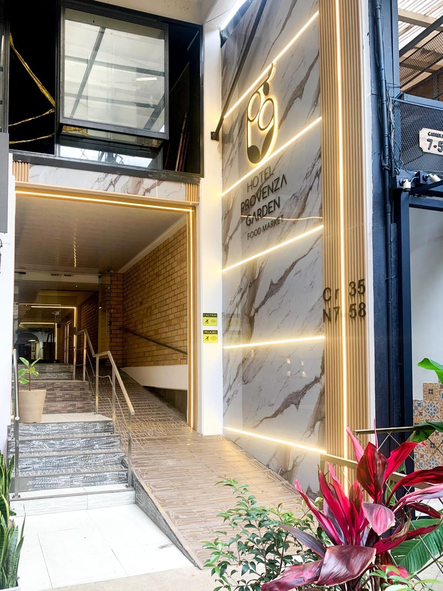 Hotel Provenza Garden Меделин Екстериор снимка