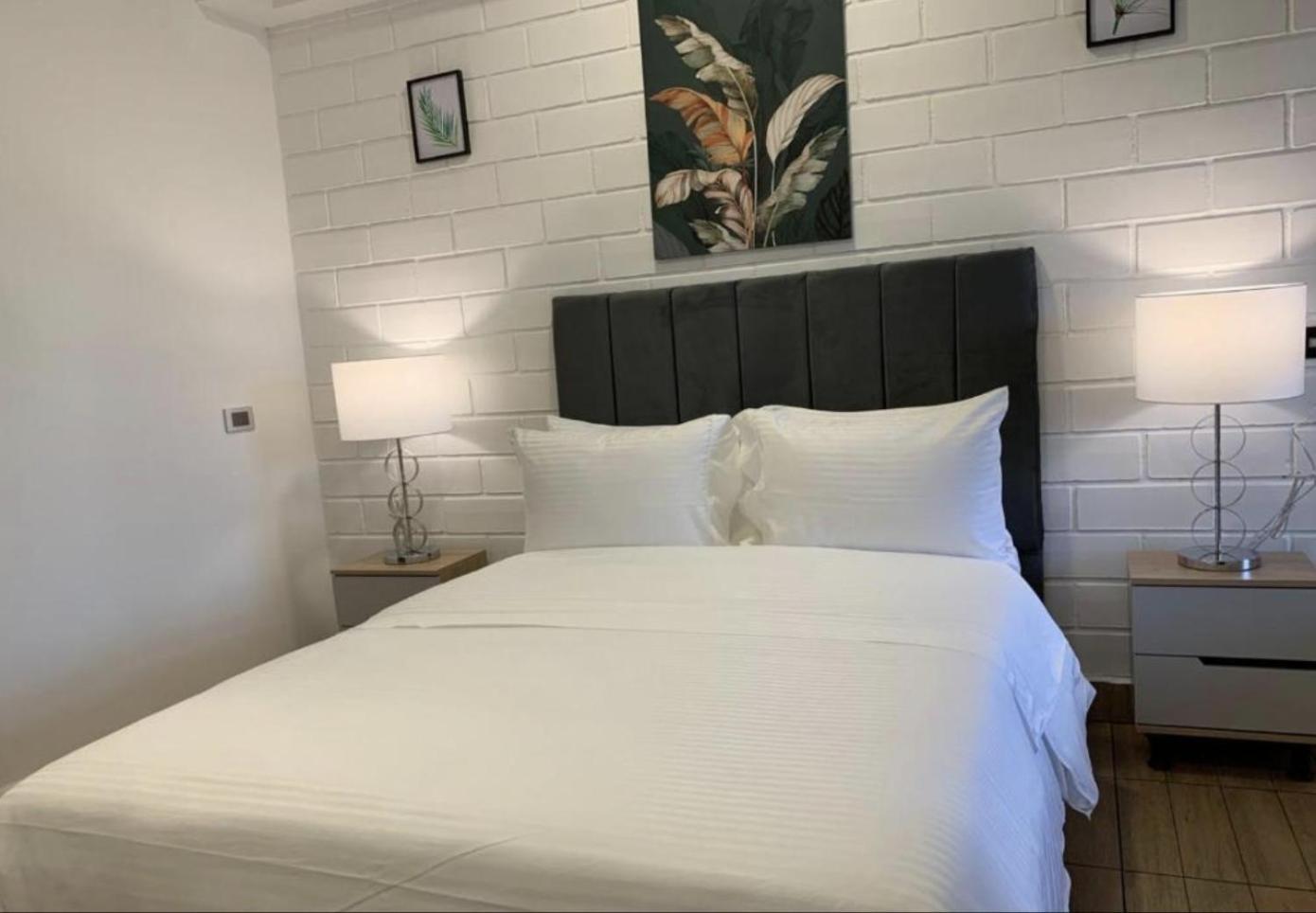 Hotel Provenza Garden Меделин Екстериор снимка